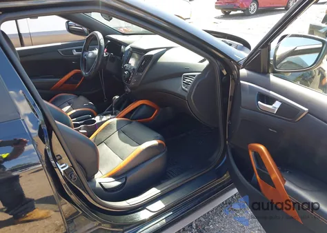 2016 Hyundai Veloster Turbo z USA, uszkodzony, nr VIN KMHTC6AE4GU249501